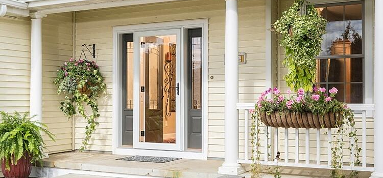 screen door installation in Fillmore